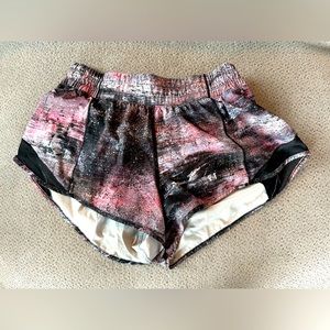 Lululemon Athletica Hotty Hot Shorts 2.5”